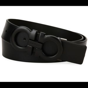 I’m selling a Men Salavatore Ferragamo Black Belt.